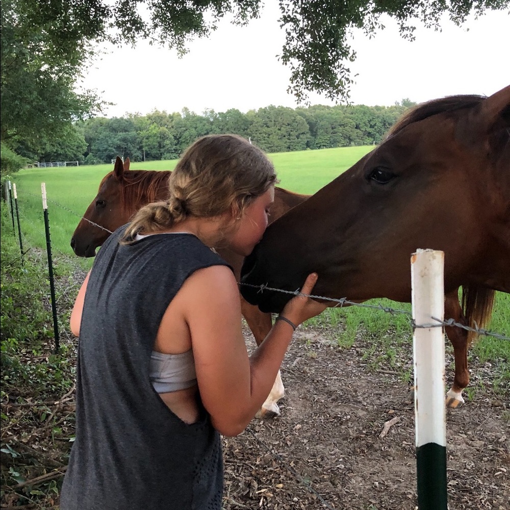 Meet your Posher, Vanzee